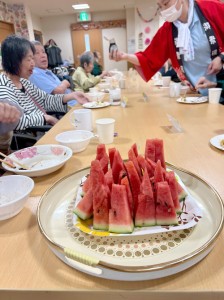 スイカも美味しそう！